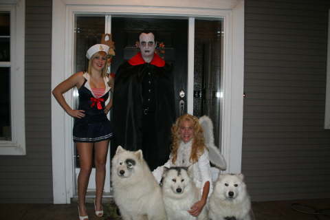 We like to party and having fun... so the entire family had to dress up ;-)